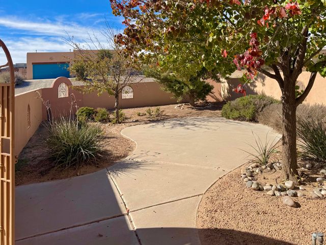 620 9th Street NE, Rio Rancho, NM 87124