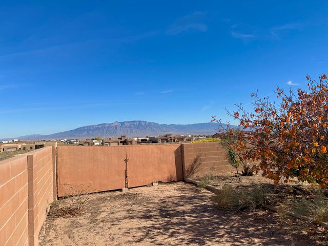 620 9th Street NE, Rio Rancho, NM 87124