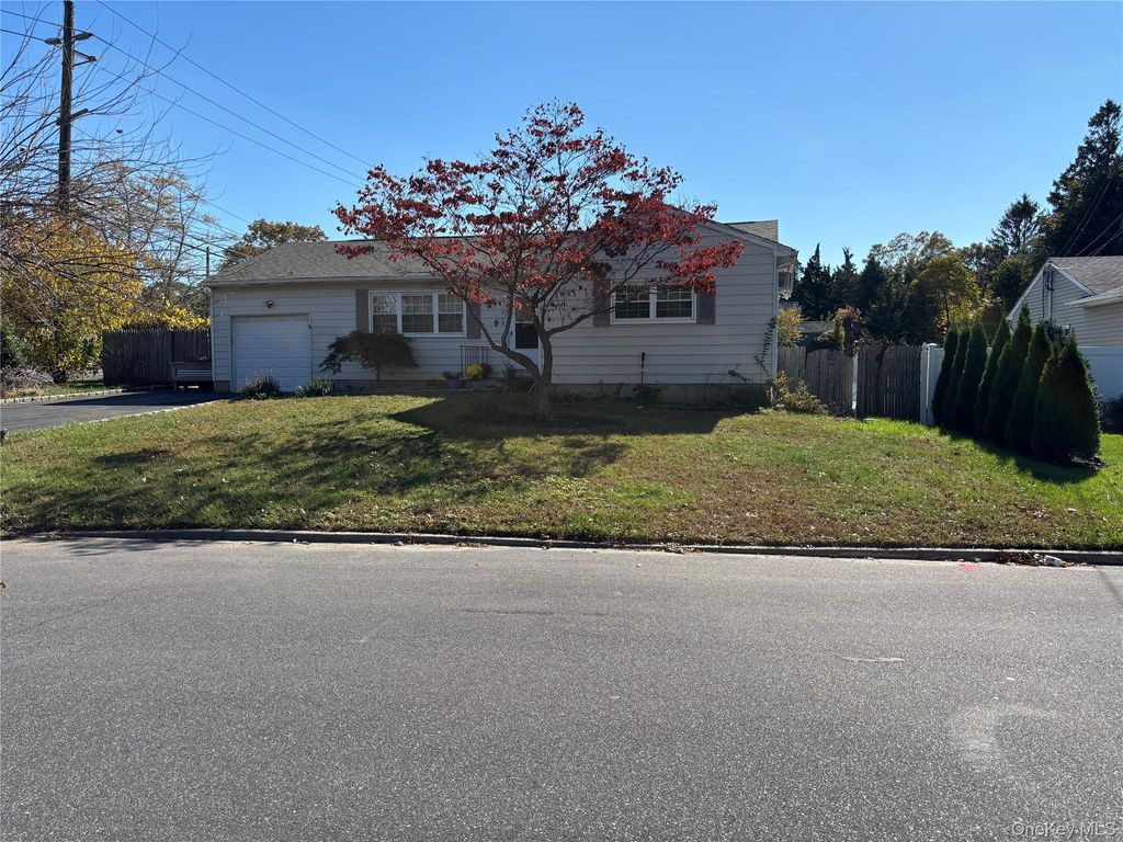 486 Ontario Street, Ronkonkoma, NY 11779