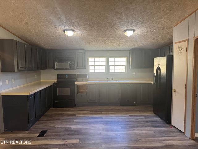 4215 Russell Drive, Kodak, TN 37764