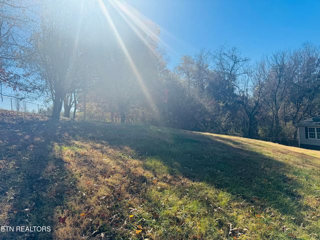 4215 Russell Drive, Kodak, TN 37764