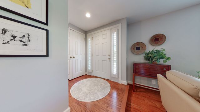 8207 Sawyer Brown Rd Apt J7, Nashville, TN 37221