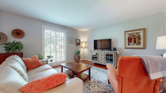 8207 Sawyer Brown Rd Apt J7, Nashville, TN 37221