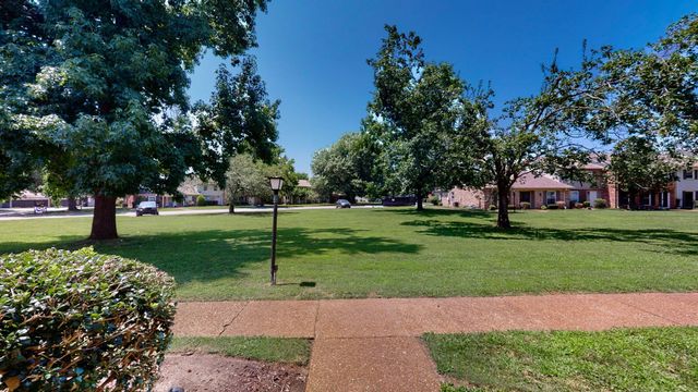 8207 Sawyer Brown Rd Apt J7, Nashville, TN 37221