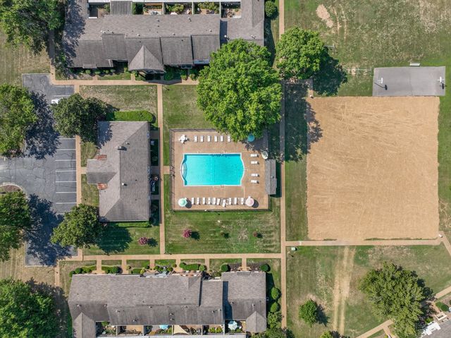 8207 Sawyer Brown Rd Apt J7, Nashville, TN 37221