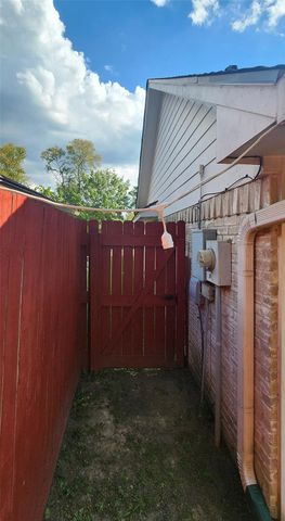 2014 Richmond Drive, Richmond, TX 77406