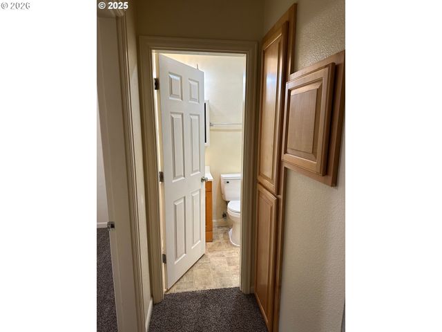 2046 W 14TH Pl, Eugene, OR 97402