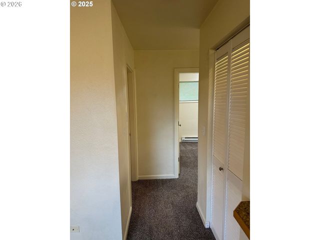 2046 W 14TH Pl, Eugene, OR 97402