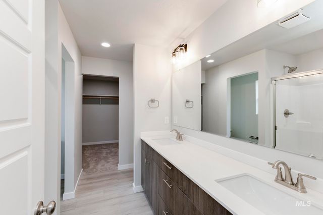 8198 E Bright Angel Dr, Nampa, ID 83687