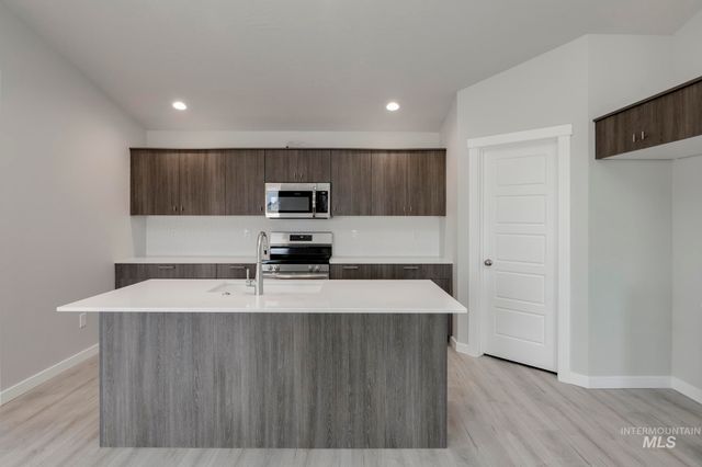 8198 E Bright Angel Dr, Nampa, ID 83687