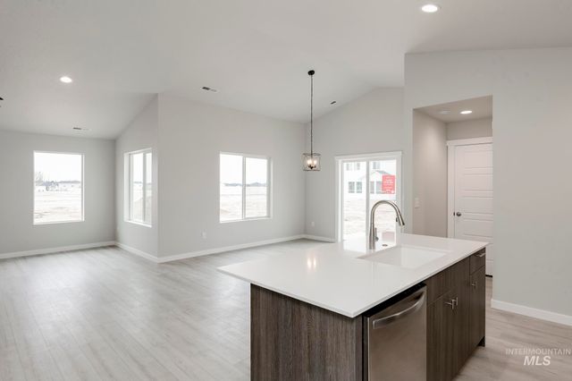 8198 E Bright Angel Dr, Nampa, ID 83687