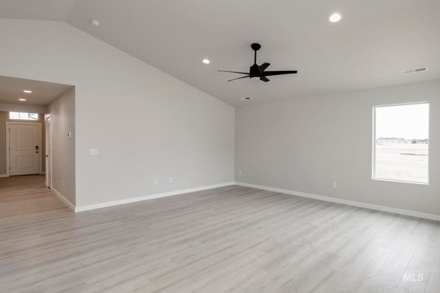 8198 E Bright Angel Dr, Nampa, ID 83687