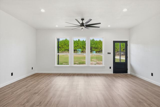 17531 County Road 2507, Eustace, TX 75124