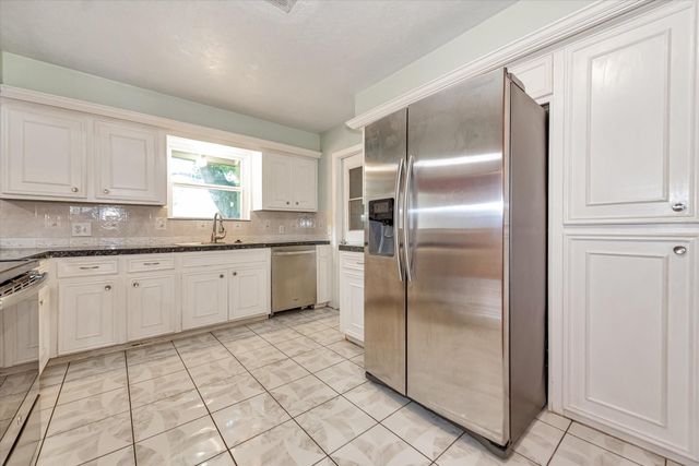 7119 Bellaire Boulevard, Houston, TX 77074