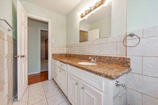 7119 Bellaire Boulevard, Houston, TX 77074