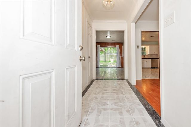 7119 Bellaire Boulevard, Houston, TX 77074