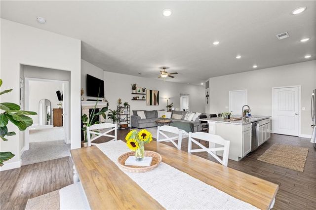 7559 Arapahoe Drive, Shawnee, KS 66227