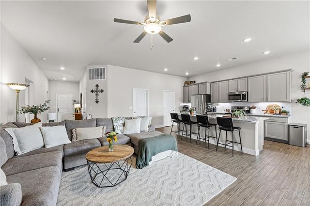 7559 Arapahoe Drive, Shawnee, KS 66227