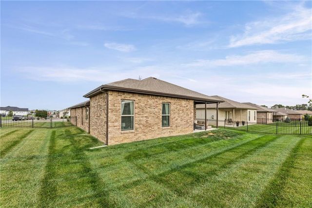 7559 Arapahoe Drive, Shawnee, KS 66227