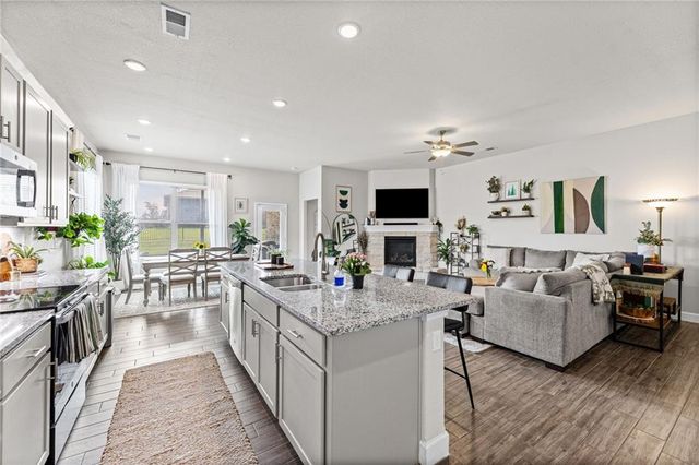 7559 Arapahoe Drive, Shawnee, KS 66227