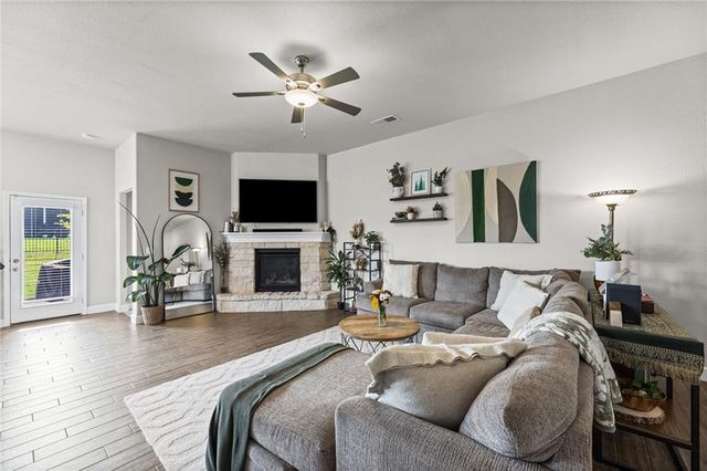 7559 Arapahoe Drive, Shawnee, KS 66227