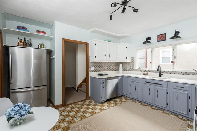 34 Harvard St 1, Arlington, MA 02476