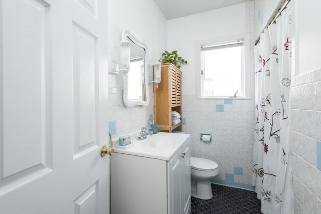 34 Harvard St 1, Arlington, MA 02476