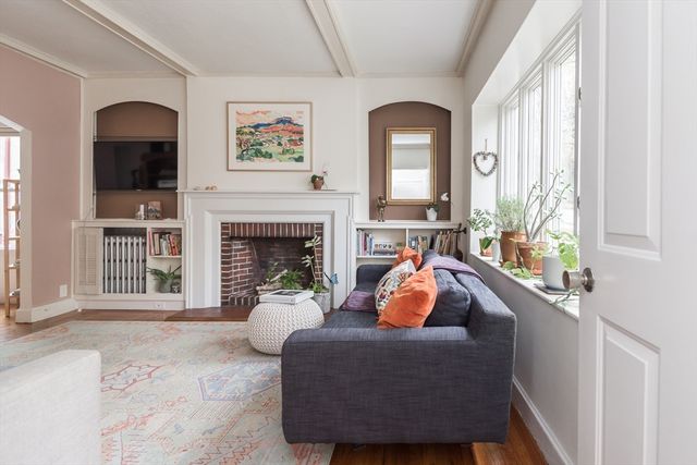 34 Harvard St 1, Arlington, MA 02476