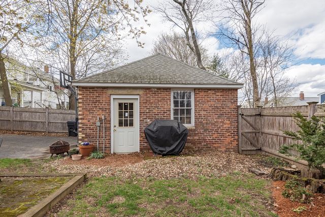 34 Harvard St 1, Arlington, MA 02476