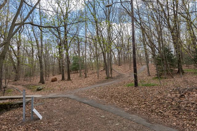 34 Harvard St 1, Arlington, MA 02476