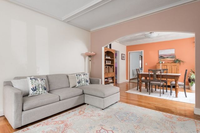 34 Harvard St 1, Arlington, MA 02476