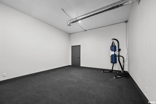 2400 24TH Street, Rock Island, IL 61201