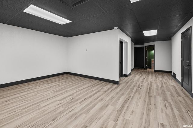 2400 24TH Street, Rock Island, IL 61201