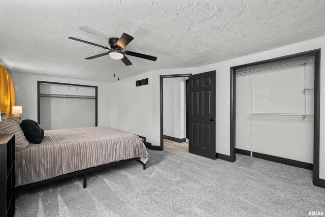 2400 24TH Street, Rock Island, IL 61201