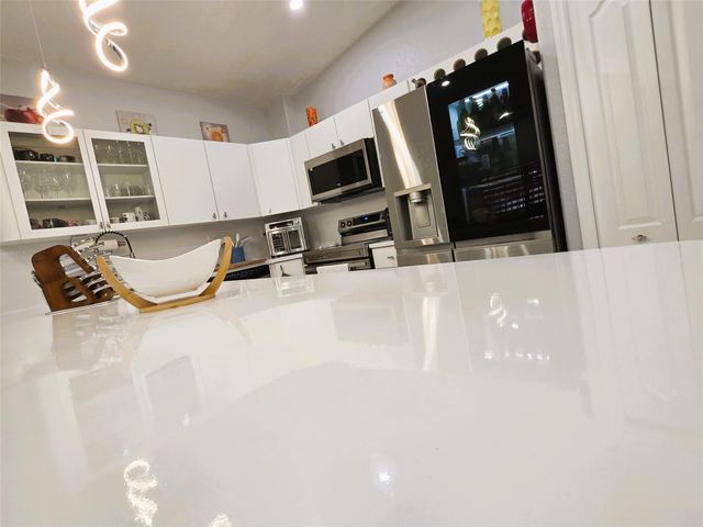 8771 NW 141st Ter, Miami Lakes, FL 33018