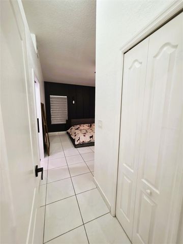 8771 NW 141st Ter, Miami Lakes, FL 33018