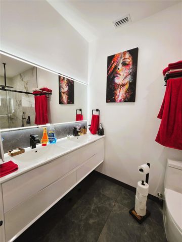 8771 NW 141st Ter, Miami Lakes, FL 33018