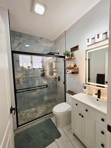 8771 NW 141st Ter, Miami Lakes, FL 33018