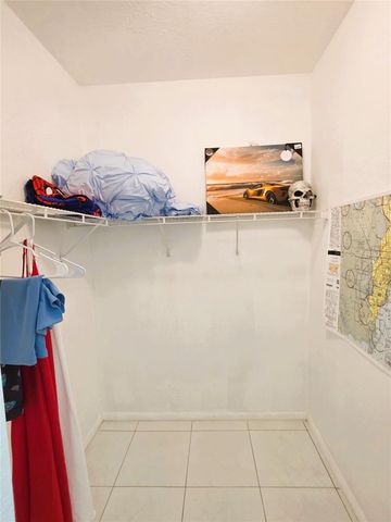 8771 NW 141st Ter, Miami Lakes, FL 33018