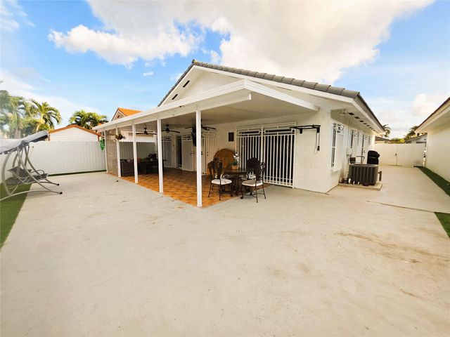 8771 NW 141st Ter, Miami Lakes, FL 33018