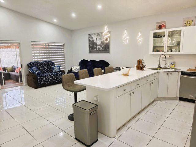 8771 NW 141st Ter, Miami Lakes, FL 33018