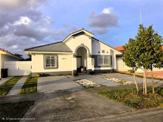 8771 NW 141st Ter, Miami Lakes, FL 33018