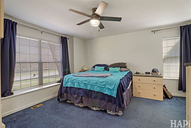 711 Wedgewood, Mchenry, IL 60050