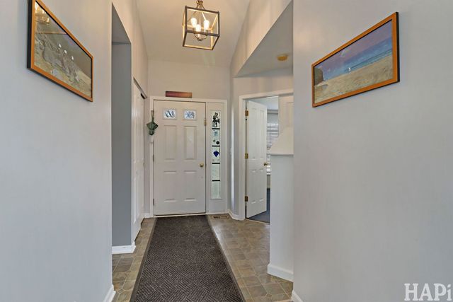 711 Wedgewood, Mchenry, IL 60050