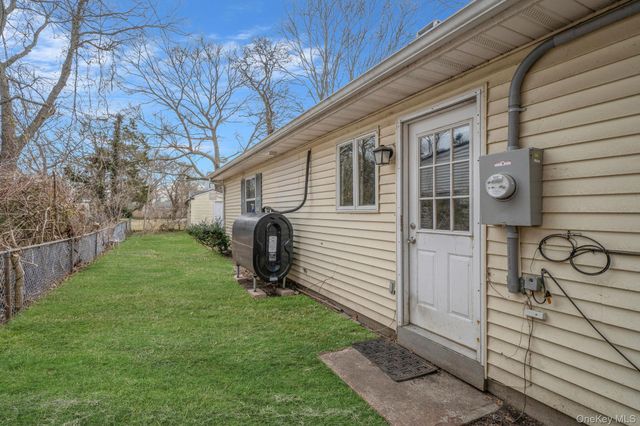 38 Manor Drive, Shirley, NY 11967