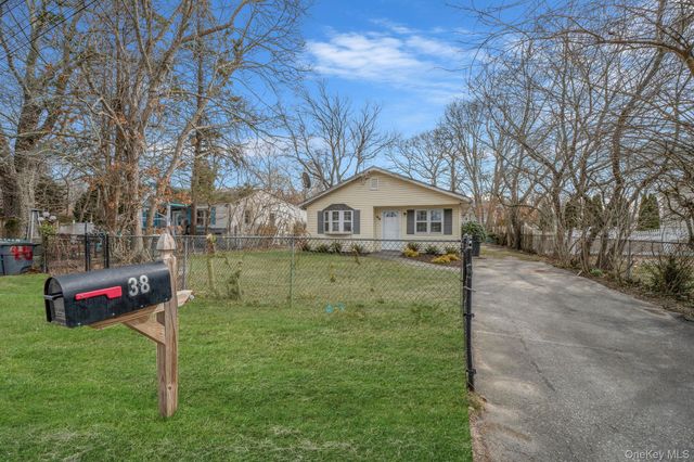 38 Manor Drive, Shirley, NY 11967