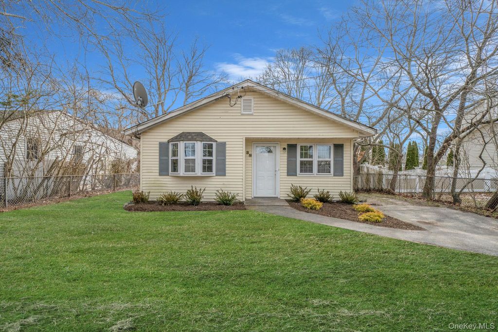 38 Manor Drive, Shirley, NY 11967