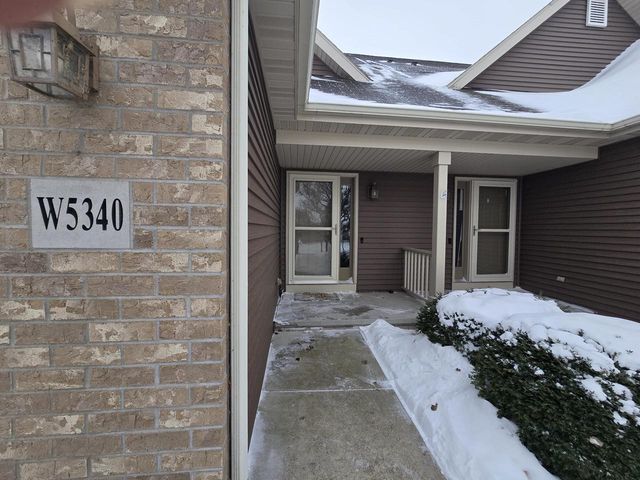 W5340 Martin LANE, Fond Du Lac, WI 54935