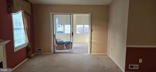 117 CARRIAGE HILL CT, Columbus, NJ 08022