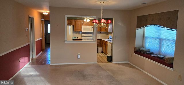 117 CARRIAGE HILL CT, Columbus, NJ 08022